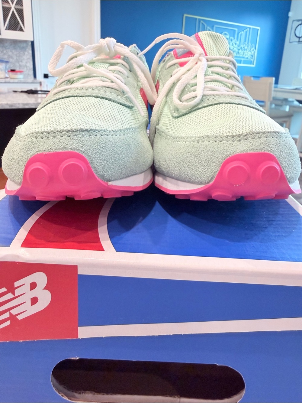 New Balance WL410PKB Seafoam Green & Pink Retro Sneakers Woman’s Size 9 EUC - Picture 9 of 12